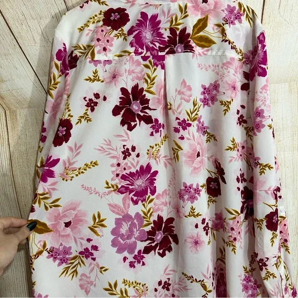 Time & Tru Floral Pink Button Down Business Casual Blouse - Picture 5 of 5